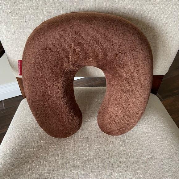 2/$25💙Memory Foam Travel Pillow like new - Picture 1 of 4